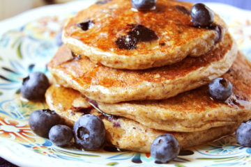 Oatmeal Cottage Cheese Pancakes with Blueberries