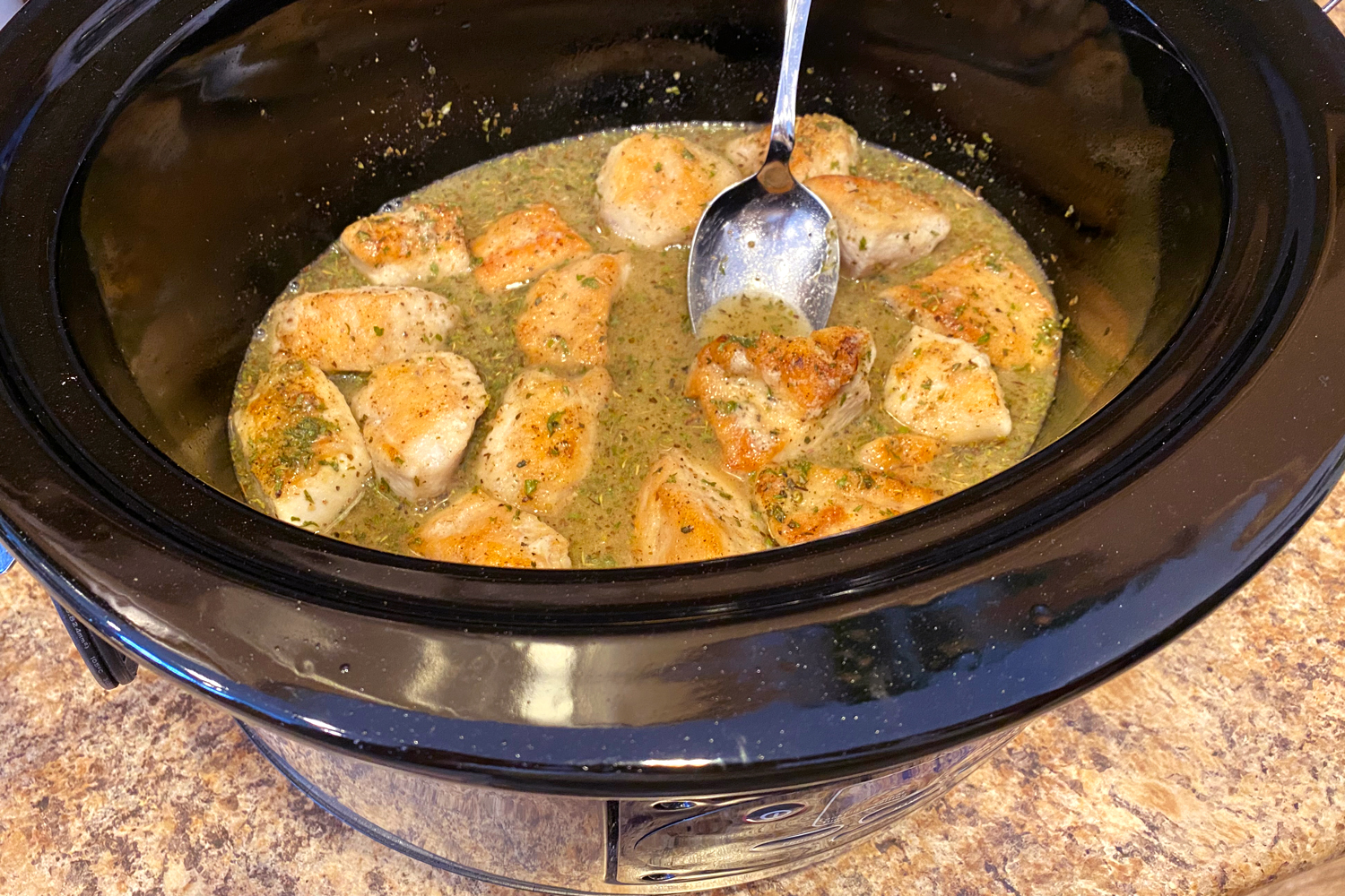 making slow cooker lemon chicken