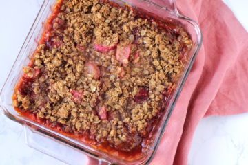 Low FODMAP Rhubarb Crisp