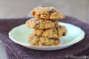Gluten-Free, Vegan Oatmeal Raisin Cookies (Low-FODMAP Friendly)