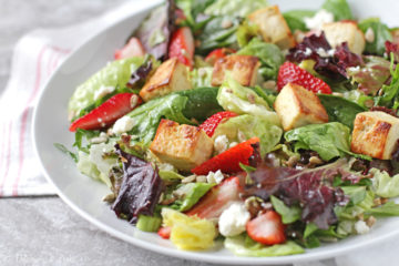 Low-FODMAP Strawberry, Basil, & Lemon Salad with Tofu Croutons