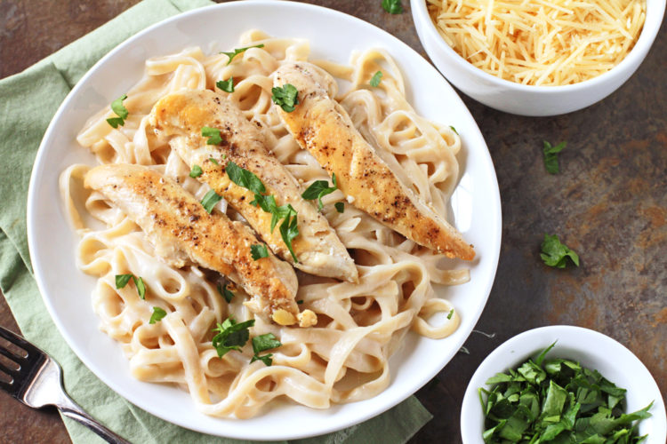 Low-FODMAP Chicken Fettuccine Alfredo