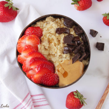 Peanut Butter Quinoa Flake Porridge (Low-FODMAP, Gluten-Free, Vegan)