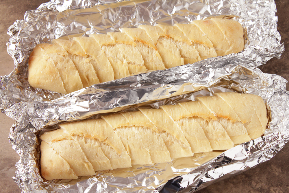 Low FODMAP Cheesy "Garlic" Bread