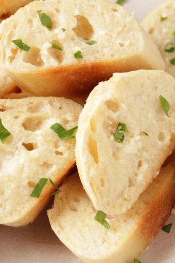 Low-FODMAP Cheesy "Garlic" Bread