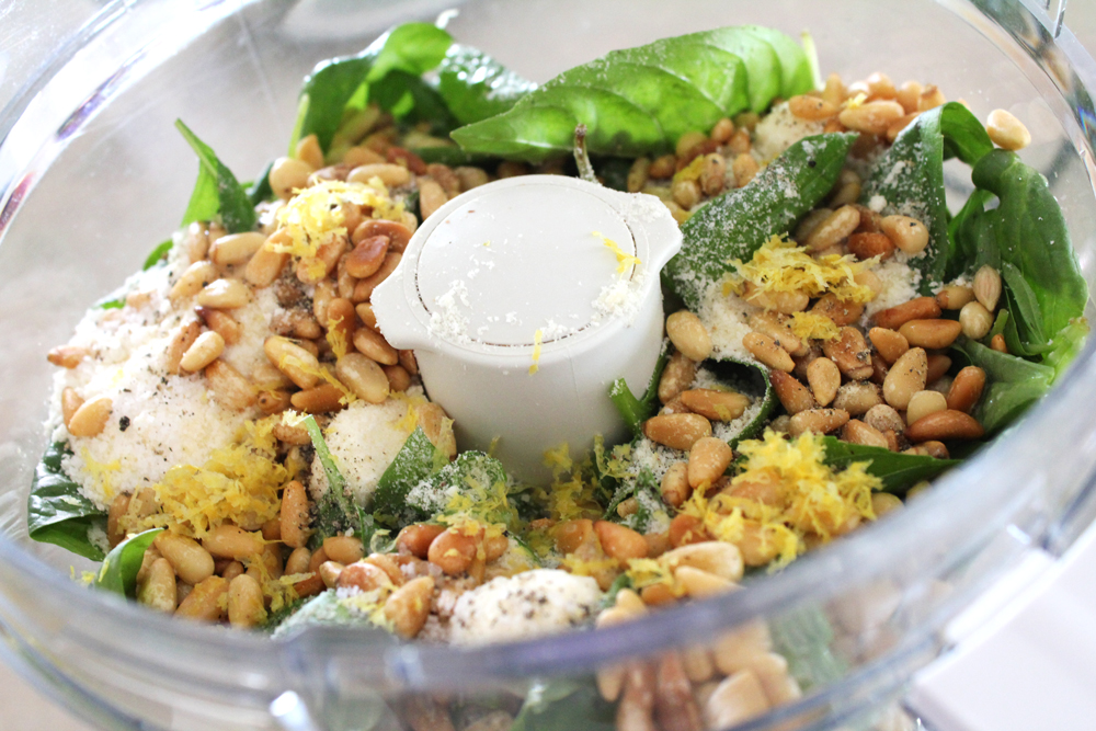Low FODMAP Spinach Basil Pesto