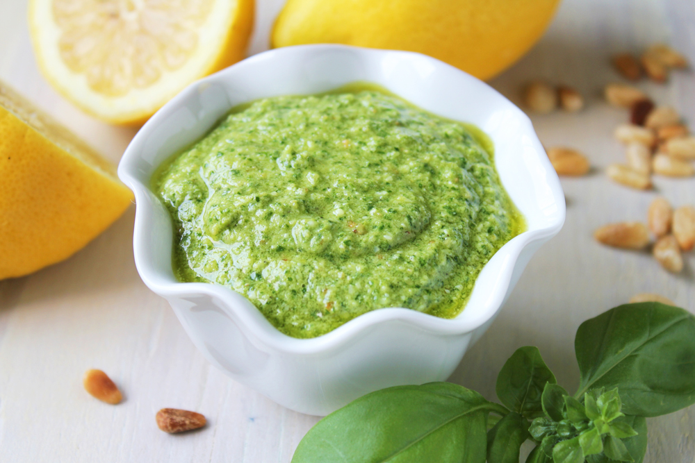 Low FODMAP Spinach Basil Pesto
