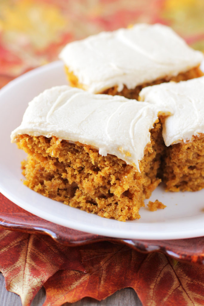 Low FODMAP Pumpkin Spice Bars with Maple Icing