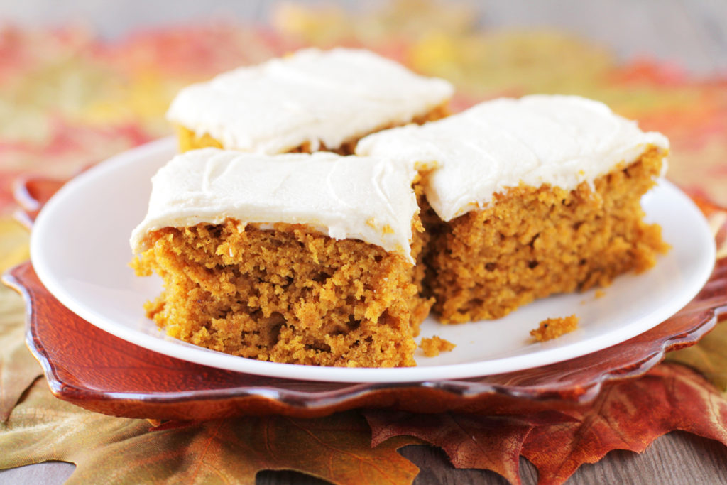 Low FODMAP Pumpkin Spice Bars with Maple Icing